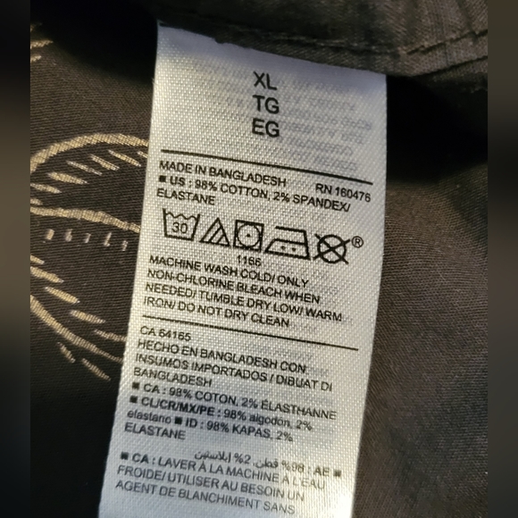 Old Navy Short Sleeve Button Down Shirt - Size XL - Picture 3 of 8